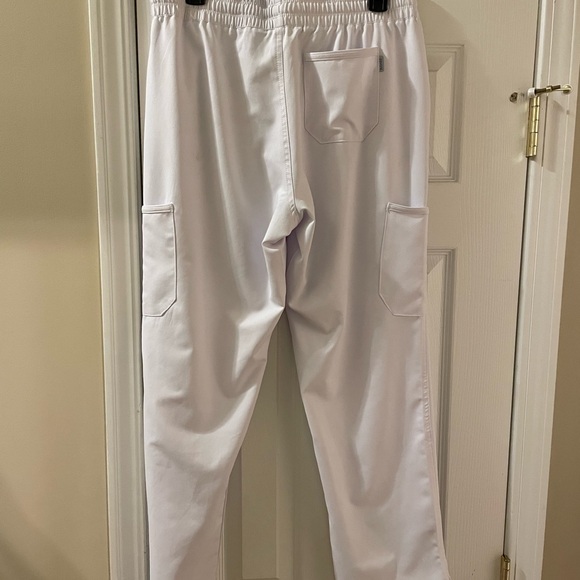 Zavate white scrubs - Picture 4 of 6